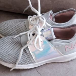 Gray/Pink Nautica Tennis Shoes